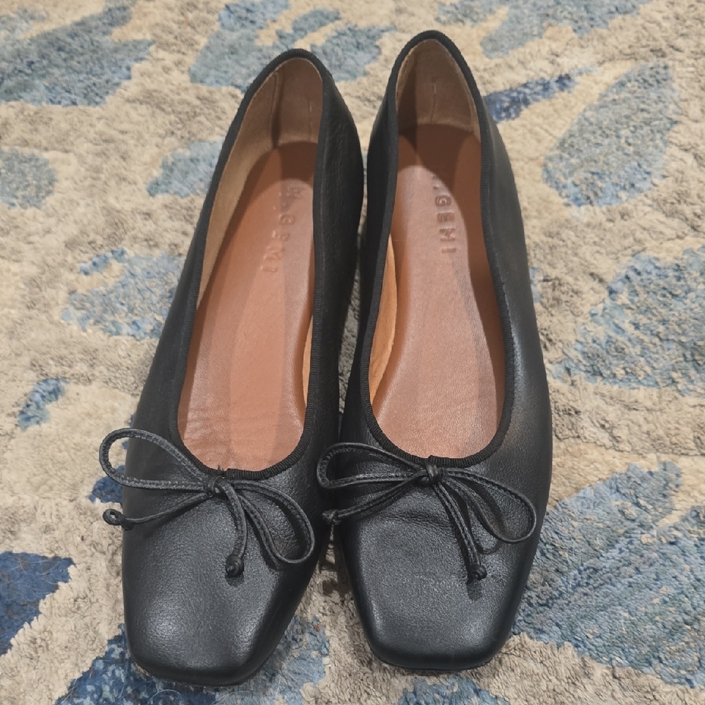 M.gemi The Danza Elegant Black Leather Ballet Flats